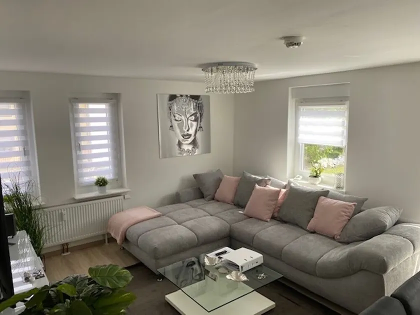 KL37: Stunning High-End 2BR in Kaiserslautern City with AC + Prime Location - Image 1