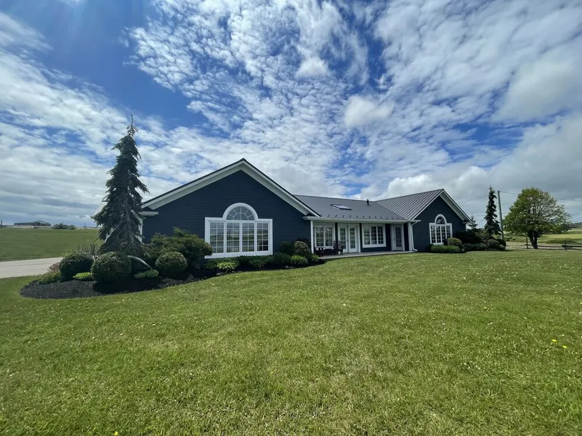 Executive Water View Home With Hot Tub, Just 3 Minutes To Barachois Beach - Image 1