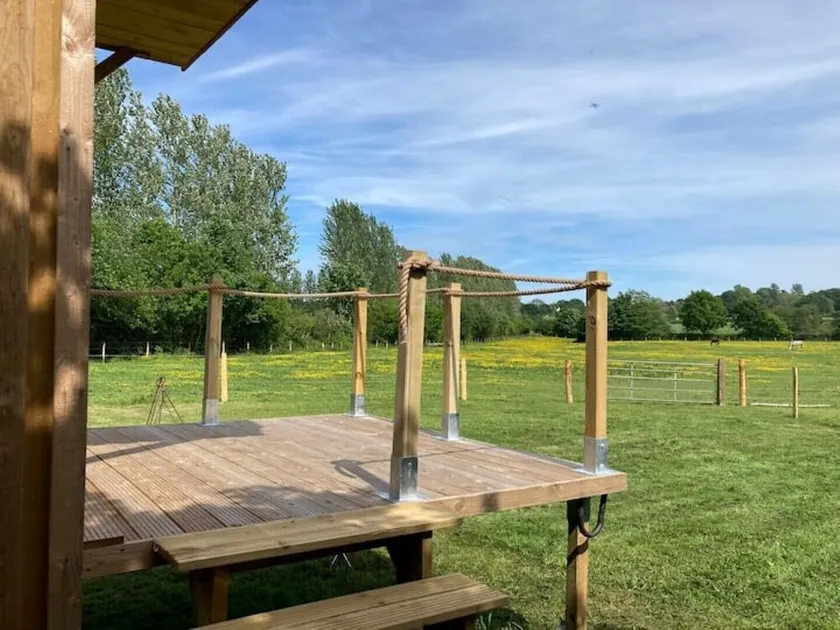 Neddys Rest, Repurposed Horse Box, Luxury Stay - Image 1
