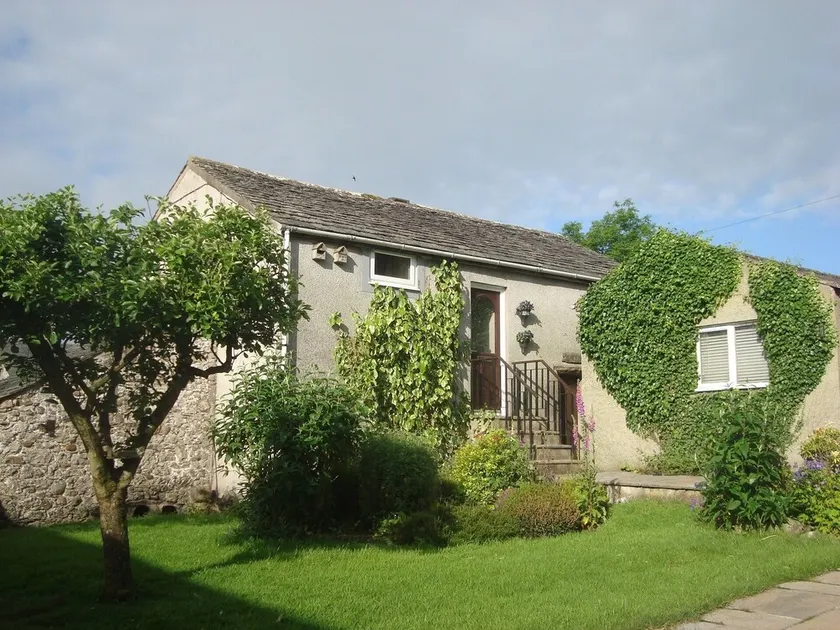 Garden Cottage - dejligt sommerhus i den lille landlige landsby Pardshaw Hall - Image 1