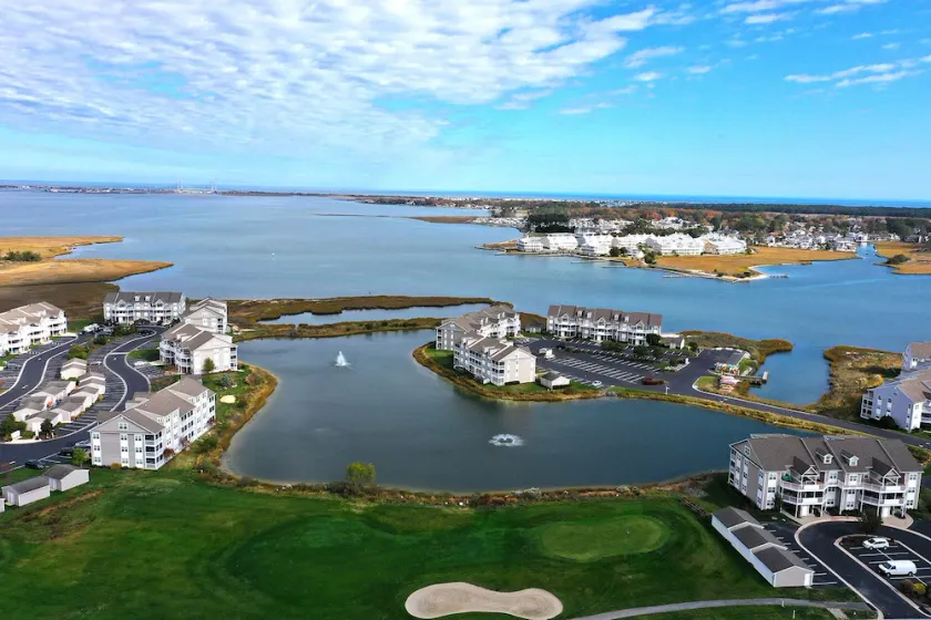 Enjoy your getaway in this lovely 2 bed/2 bath condo in the Bethany Bay Community! Excellent view! Pets Allowed! 9-Hole Golf! Seasonal Outdoor Pool! Beach Town! - Image 1