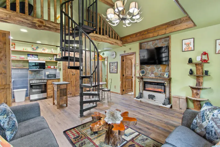 Jim Thorpe Rustic Cabin With Hot Tub, EV Charger, BBQ Grill & Outdoor Games! - Image 1