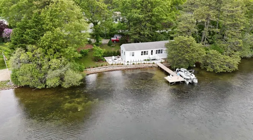 Private Lake Front Cottage - Image 1