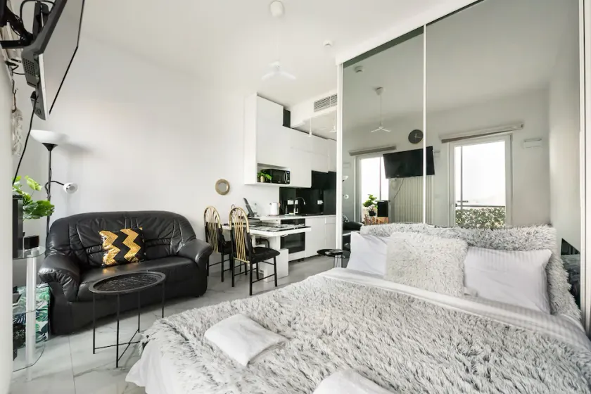 Studio Chic Luxe Wola - Image 1