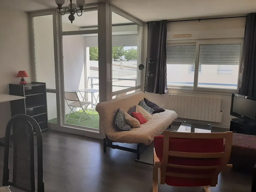 Pleasant T2 excellent location near the old port secure parking, Wifi - Image 1