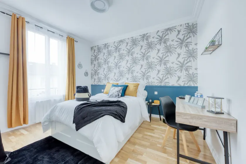 House 8 persons - Subway + train station / Private parking lot / Wifi / CDG airport / - Image 1