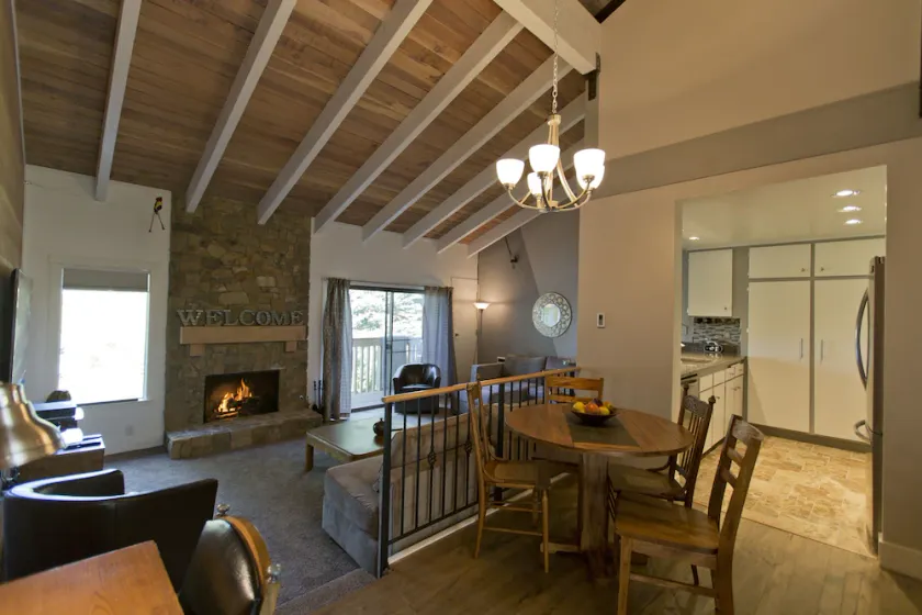 Snowcreek Condo med Sun Valley faciliteter !!!  2 Bdrms / 2 Bthrms / og lille hems - Image 1