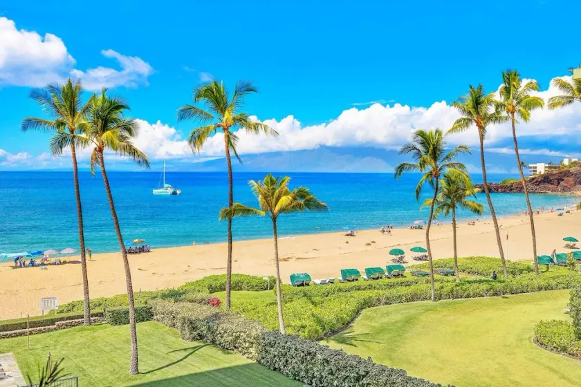 World famous beach with Black Rock views, great snorkeling, dining & shops # 412 - Image 1
