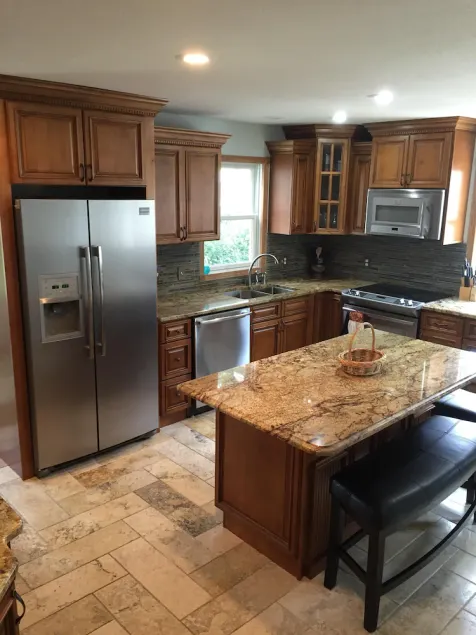 Newly renovated 3 bedroom, 2 bathroom home (8.5 miles from airport) - Image 1