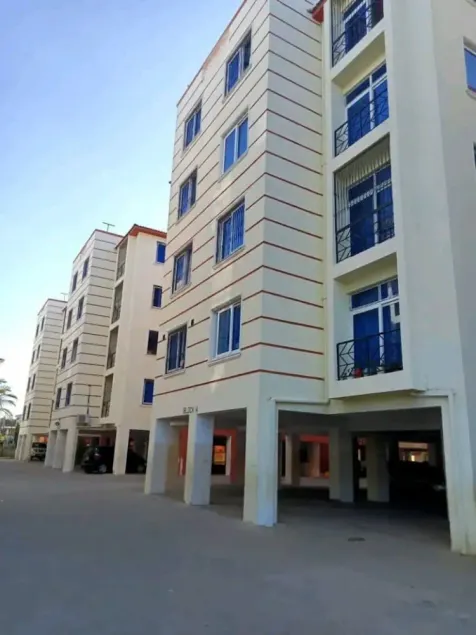 Lovely 3 Bedroom Apartment With Pool - Image 1