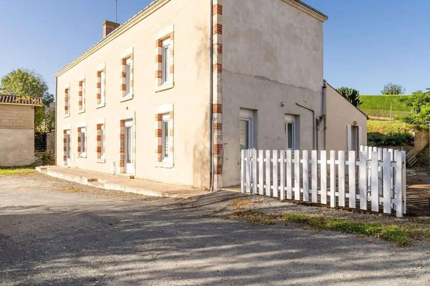 AU PIED DU MOULIN - Image 1