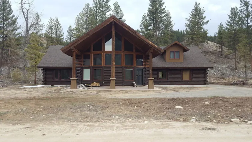 2 Sisters Getaway, Cozy Cabin - Close to Riding Trails, Lakes, & Hot Springs - Image 1