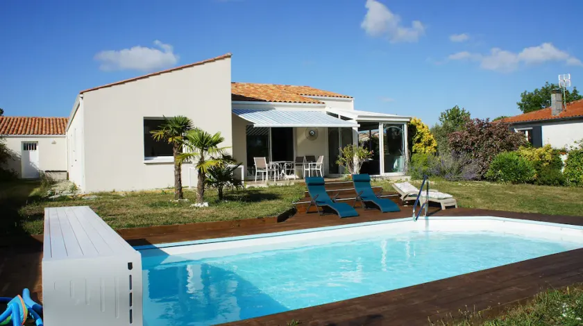 Beautiful 160m² Villa with Heated Pool in Perigny - Image 1
