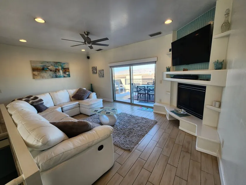 3 Master Suites, Great Views and Minutes to Lake Powell - Image 1