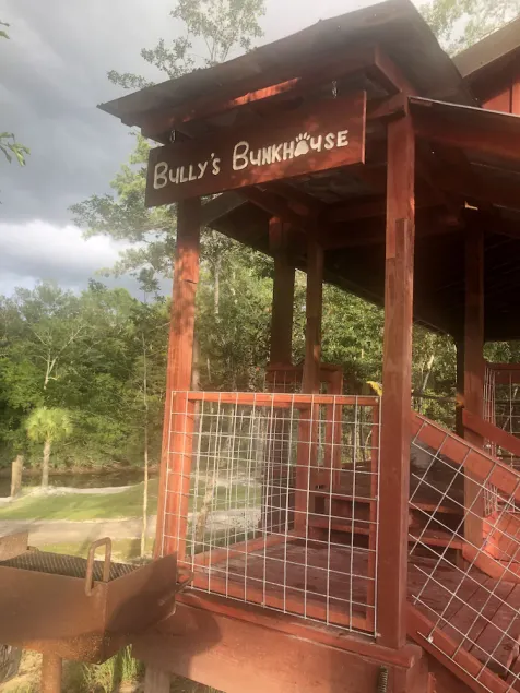 Fun Bunkhouse located right on the River - Image 1