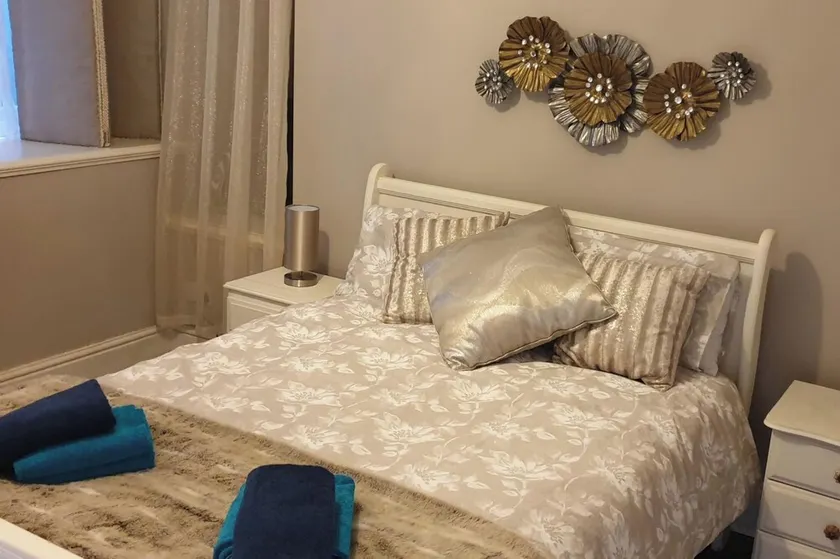Seaview Paradise 1-Bed Apart - Image 1