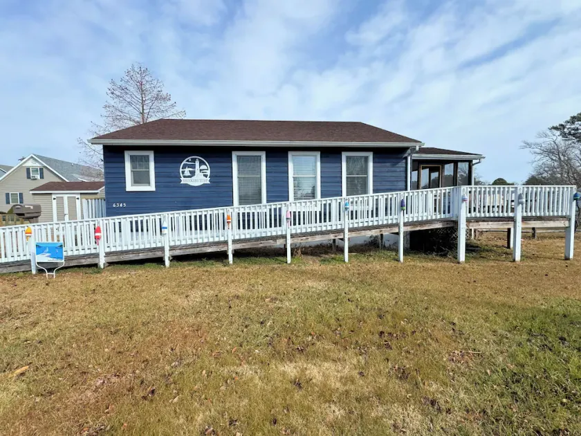 Shucker's Tump -  pet friendly, Lg screened porch. LINENS AND TOWELS PROVIDED - Image 1