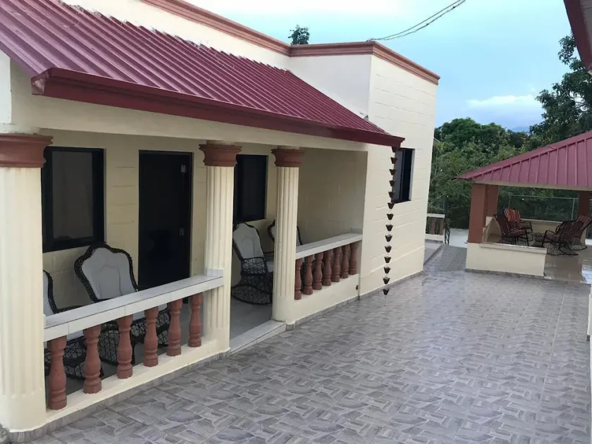 BELLA CASA 3DORM, 3BA, PISCINA, BILLAR, BBQ, COCINA, COMEDOR 6 SILLAS NEVERA - Image 1
