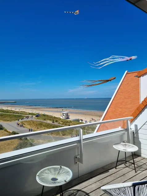 Apartamento ensolarado \"Penthouse Windkracht 10\" com vista para o mar em Cadzand-Bad - Image 1