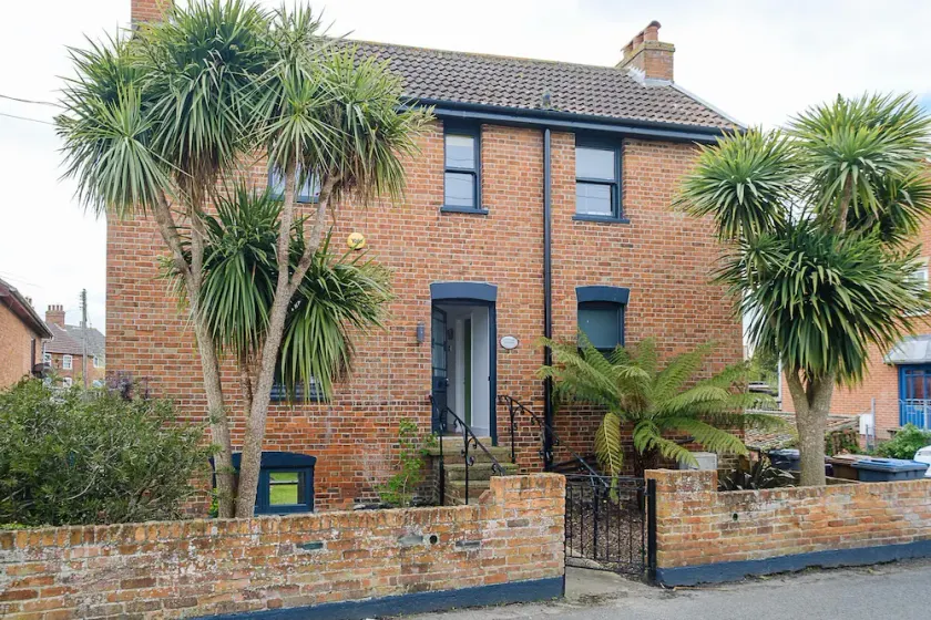 Frogmore Cottage - Image 1