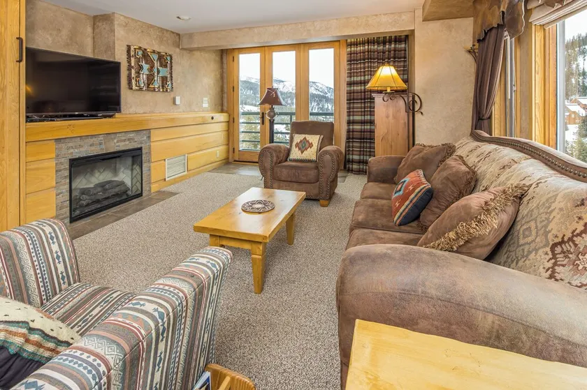 Shoshone Ski-In/Out w/ amazing views, community hot tub/pool/fitness center & fireplace! - Image 1
