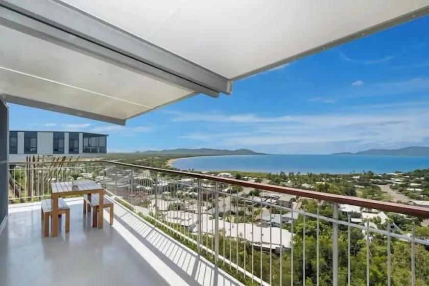 Luxury Loft with Stunning Views (Upstairs) - Image 1