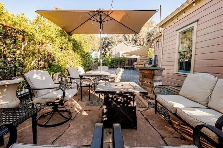 Private 2BR Downtown Retreat with Onsite Parking — Walk to Petco & Gaslamp - Image 1