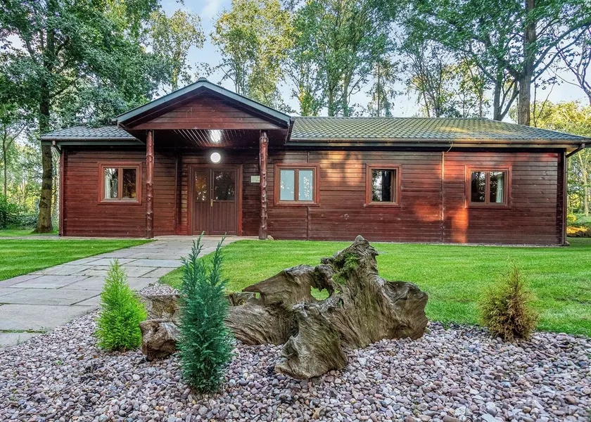 4 bedroom accommodation in Ellesmere - Image 1
