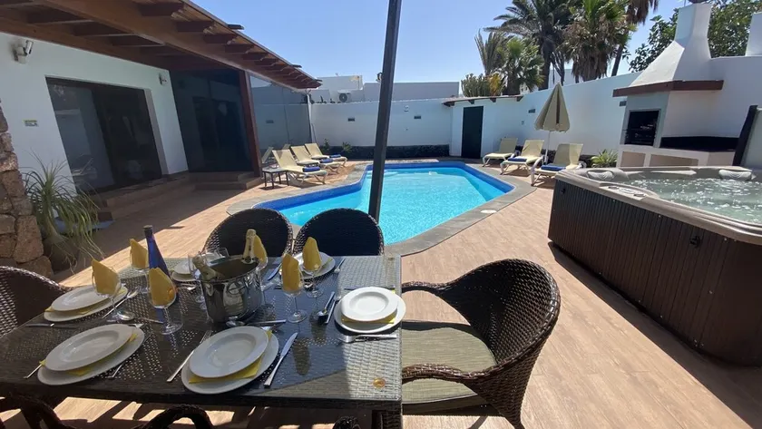 Ein stilvolles Boutique und zeitgenössische freistehende Villa H / Pool, voll A / C, WiFi, Wanne H - Image 1
