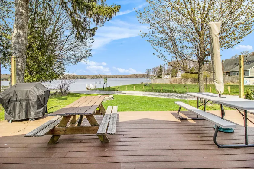 Ludington Lakehouse Retreat - Steps away from the Lake - Image 1