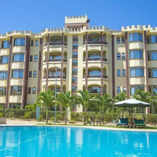 Lux Suites Sunset Furnished Apartments - Image 1