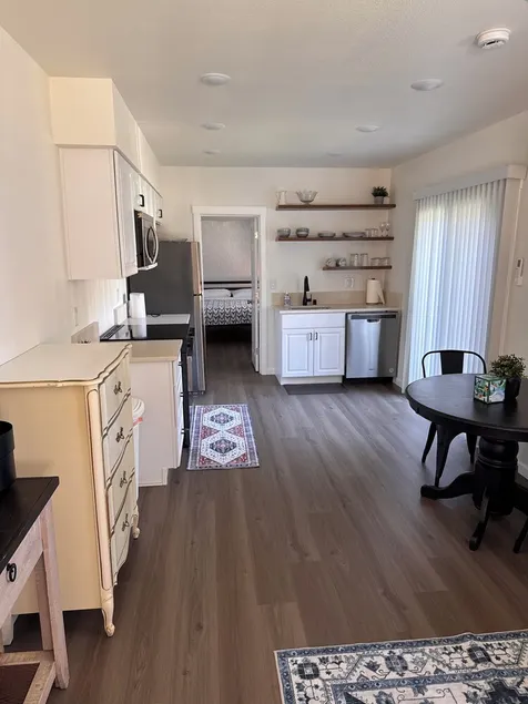 Cozy 1bd/1bath Apartment Unit in Downtown Vancouver - Image 1
