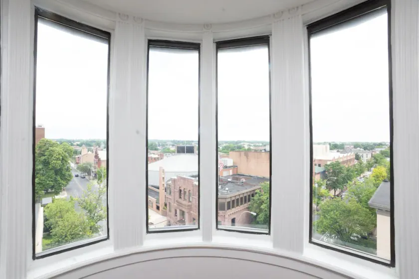 Beautiful Loft with a City View - Image 1