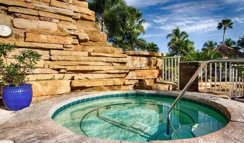 Suite élégante et spacieuse avec une vue magnifique sur le golfe! - Image 1