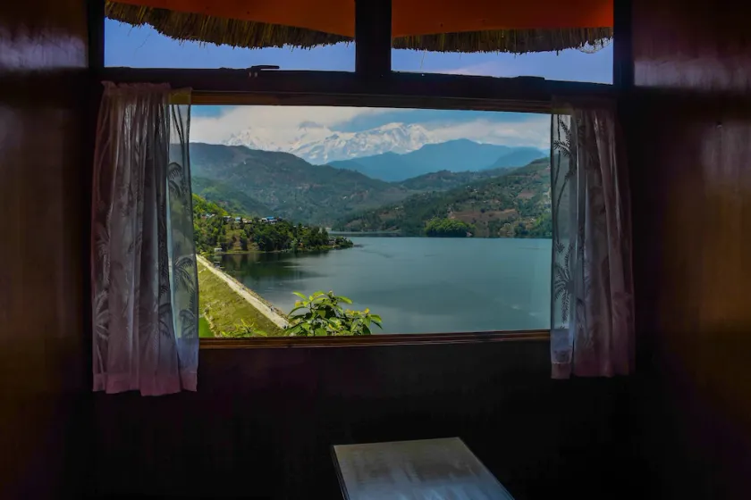 Hotel Seven Lake Paradise - Image 1
