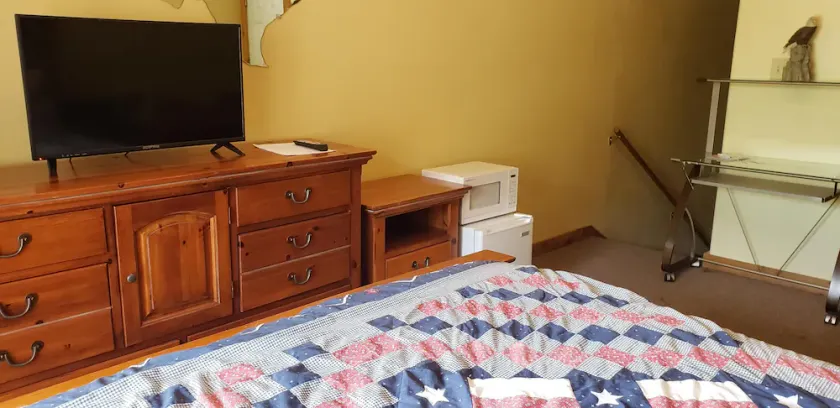 Privatzimmer mit Terrasse**Mini-Kühlschrank & Mikrowelle - Image 1