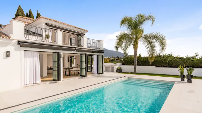 Breathtaking Open Concept 5 Bedroom Luxury Villa - Image 1
