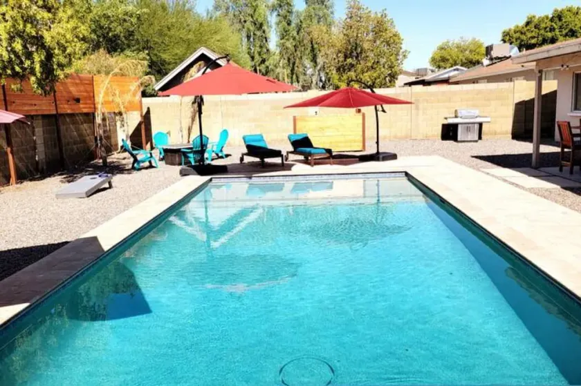 Spacious, FREE Private Heated Pool, Great Location! 10+ Guests & Pet Friendly - Image 1