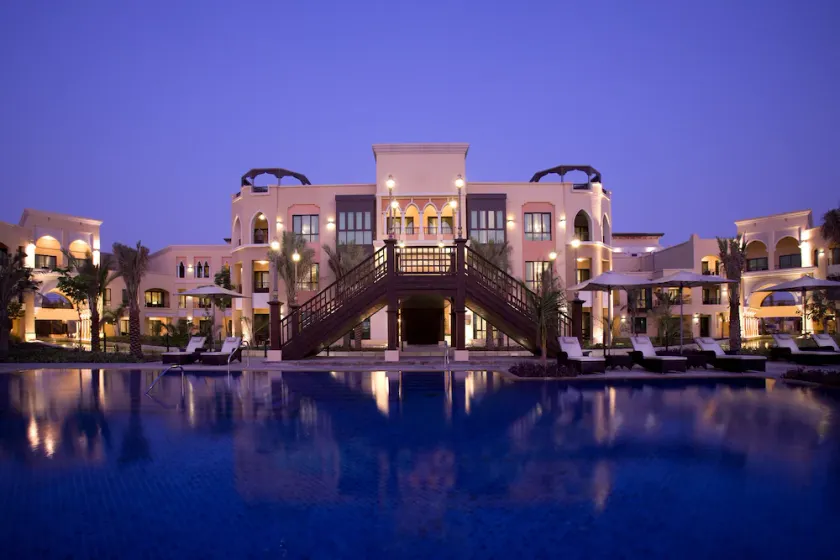 Shangri-La Hotel Apartments Qaryat Al Beri - Image 1
