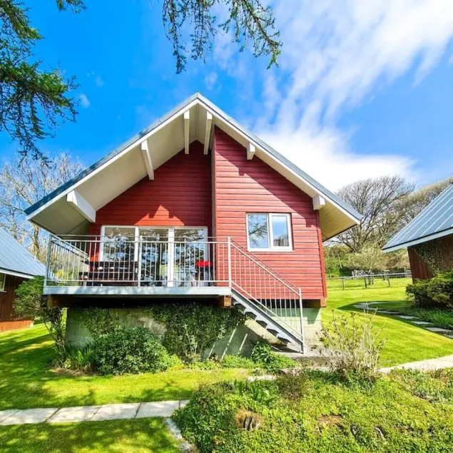 Ta Mill Cottages & Lodges - Meadowview Chalet 3 - Image 1