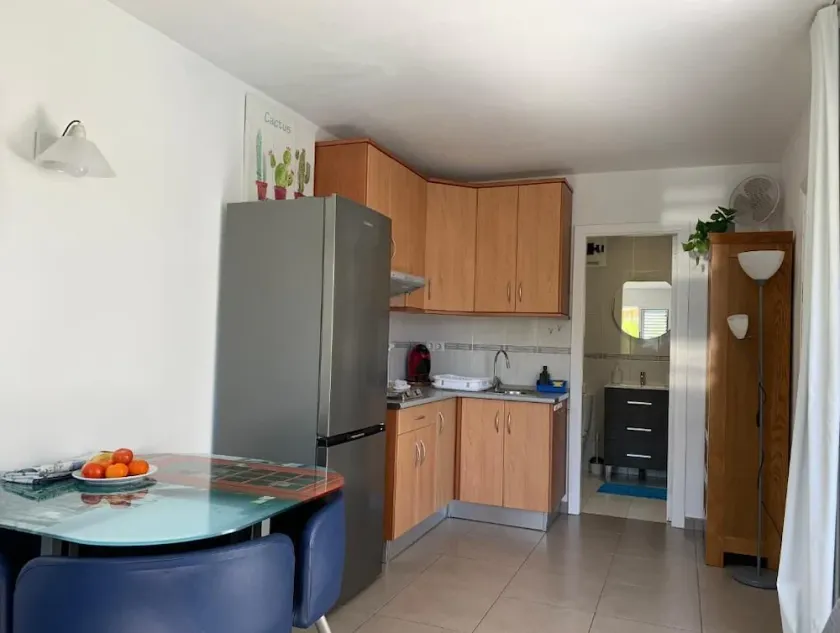 600 meters from the beach - Image 1