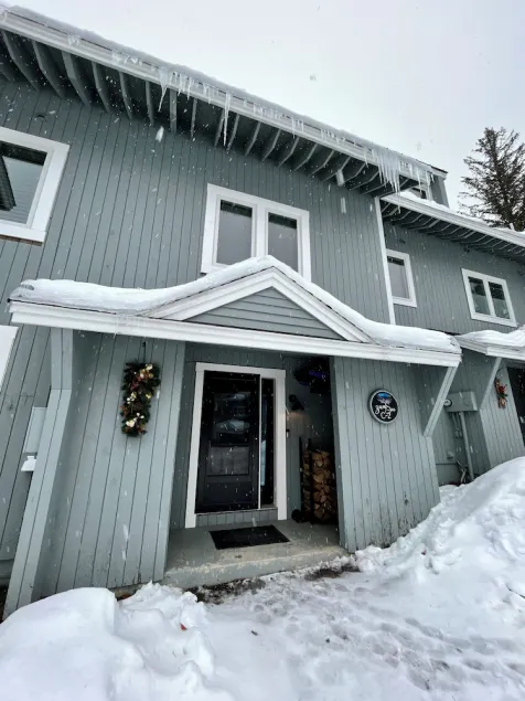 Ski On/Off Stratton VT Slopeside Townhouse/Hot tub, 3bed/3bath, sleeps 11 - Image 1