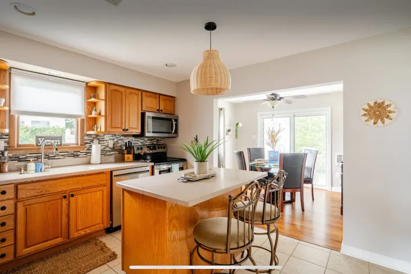 Cozy Beach House – Minutes from Best Sunsets and Wineries! Baby & Kid Friendly - Image 1