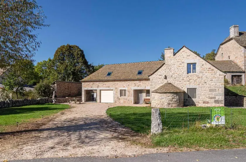 House - Image 1