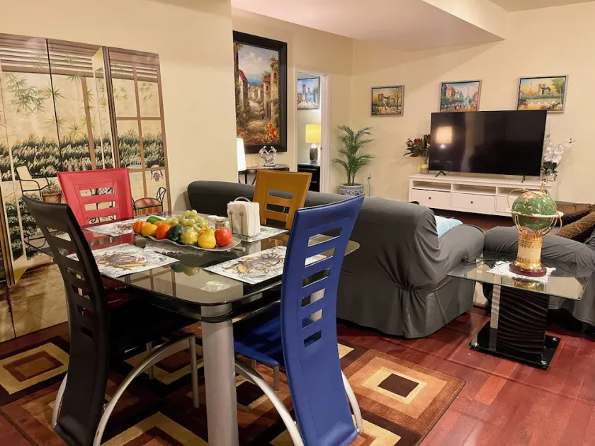 Luxurious Home Away From Home - Image 1