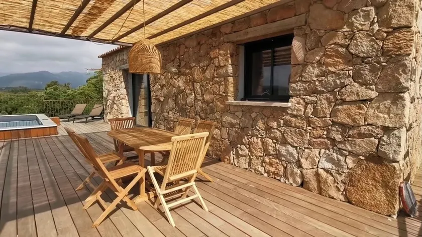 LARGE SHEEPFOLD, PRIVATE HEATED POOL, SEA VIEW, 500M FROM THE BEACH - Image 1