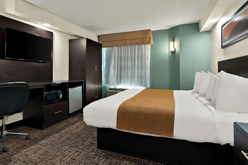 The Point Hotel - Image 1