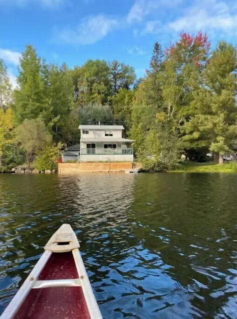 Lac Lola Waterfront Cottage 45 min from Ottawa - Image 1