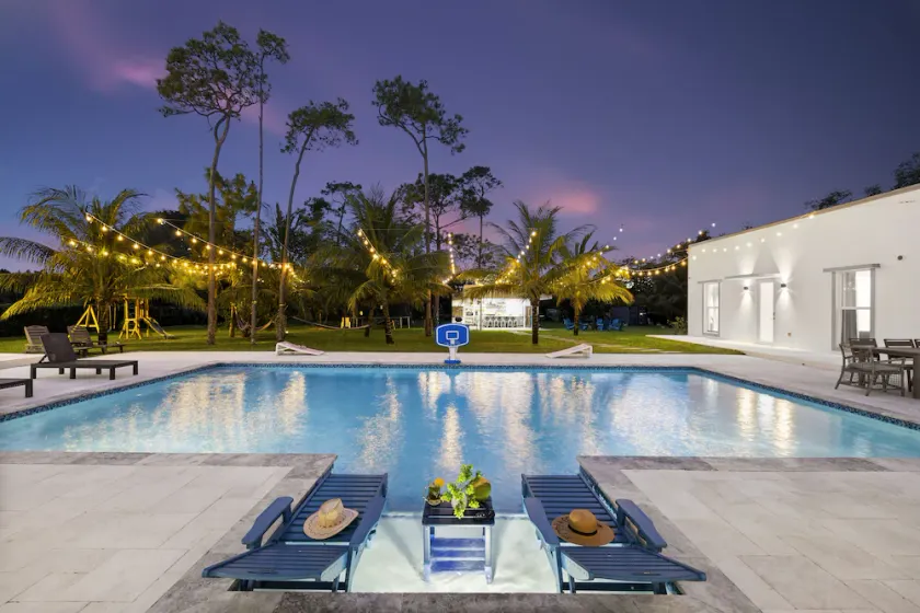 The White House of Miami, Perfect for Your Family - Image 1