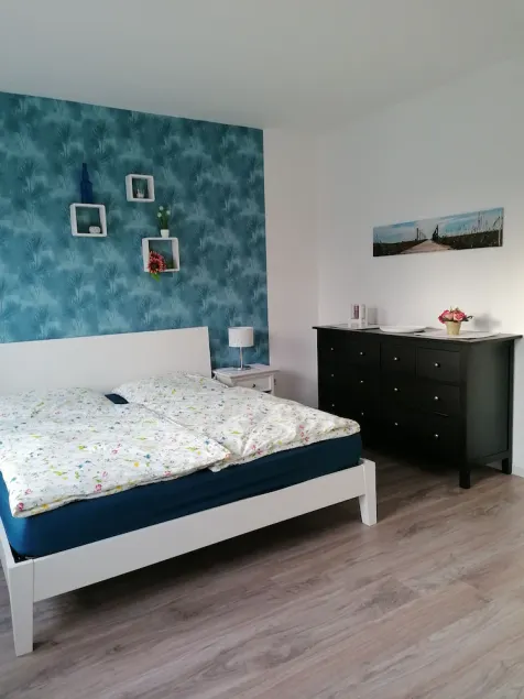 Sea time. Newly renovated apartment with garden in a quiet, central residential area - Image 1